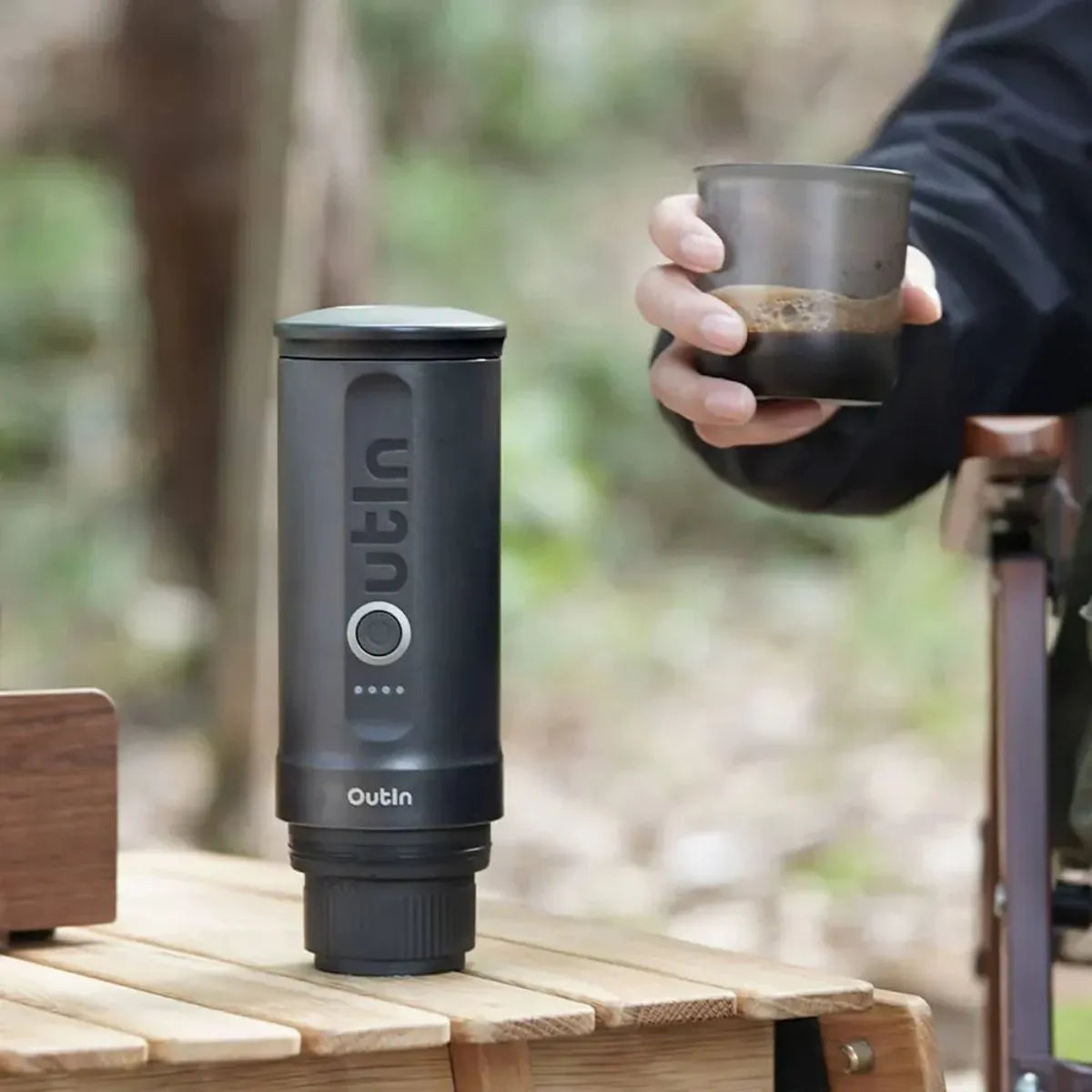 Cafetera portátil Outin Nano Gris Espacial para camping y aventura al aire libre