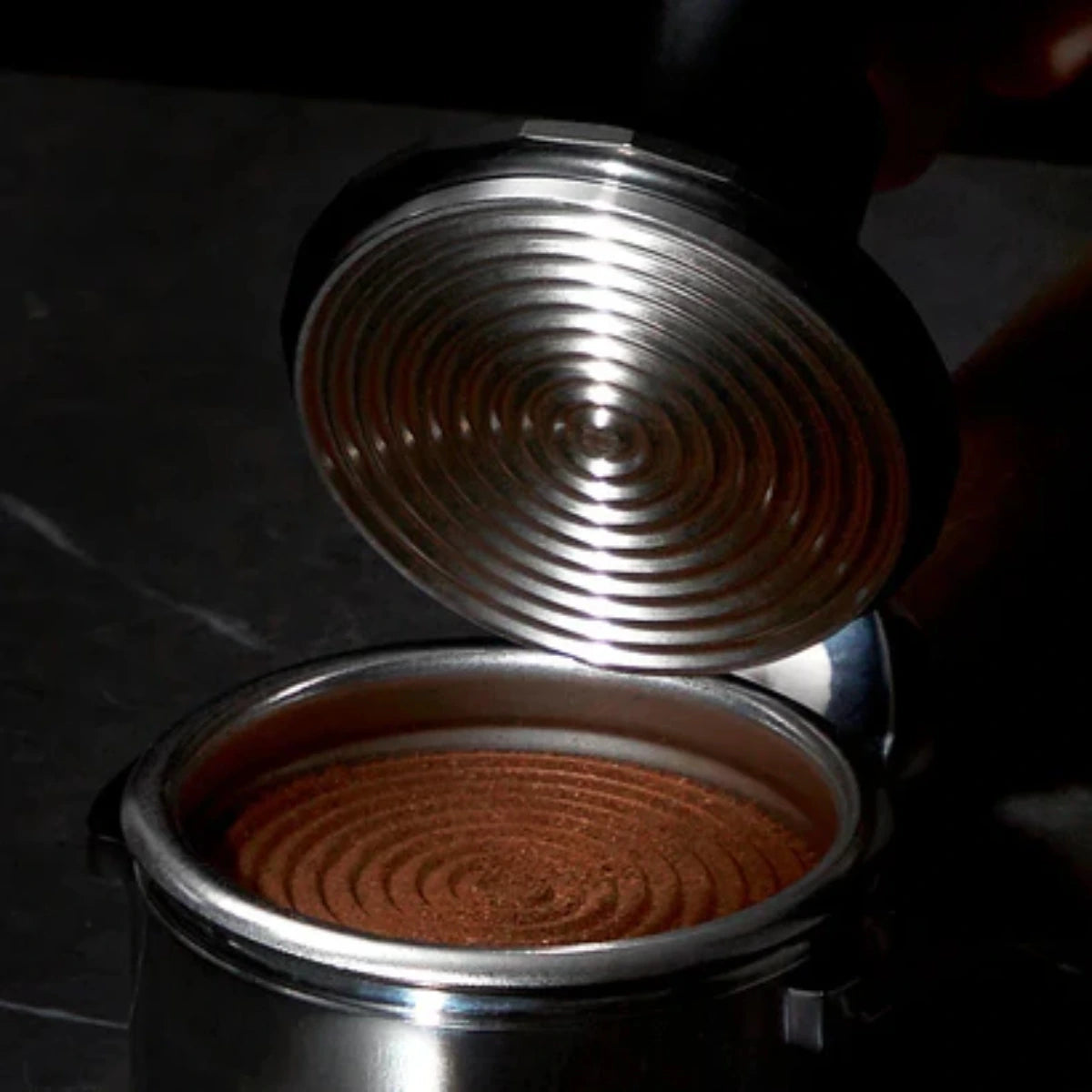 Tamper para Café Calibrado 58 mm – Sword Autonivelante 30 lb